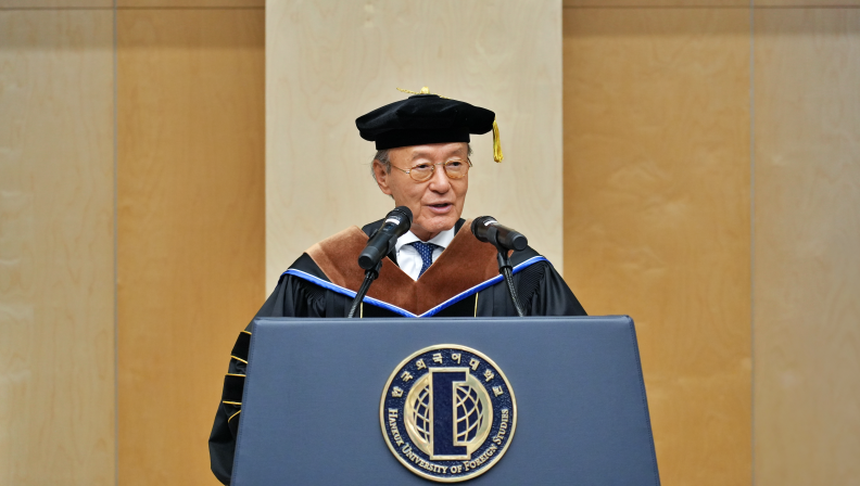 윤윤수 미스토홀딩스 회장, 명예 경영학박사 학위 수여 대표이미지